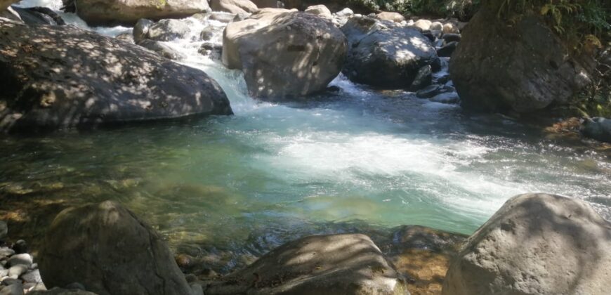 10hct. With powerful river in Santa Elena